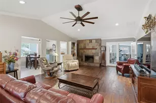 2001 Statler Dr, Carrollton, TX 75007 - Photo 9