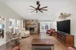 2001 Statler Dr, Carrollton, TX 75007 - Photo 11