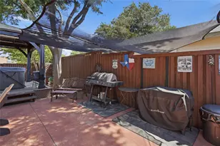 2001 Statler Dr, Carrollton, TX 75007 - Photo 37