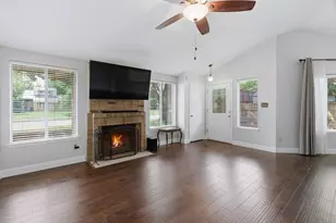 633 Hunters Glen St, Lewisville, TX 75067 - Photo 9