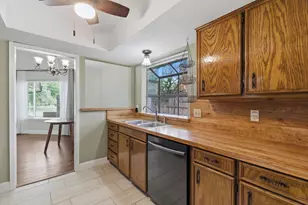 633 Hunters Glen St, Lewisville, TX 75067 - Photo 11