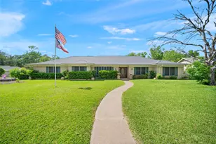 811 Trenton Dr, Tyler, TX 75703 - Photo 1