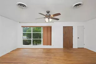2703 Robinwood Ln, Denton, TX 76209 - Photo 5