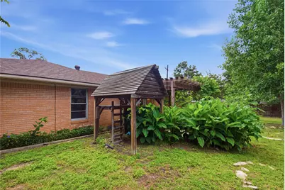 2703 Robinwood Lane, Denton, TX 76209 - Photo 37