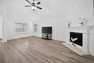 2360 Collin Dr, Grand Prairie, TX 75052 - Photo 7