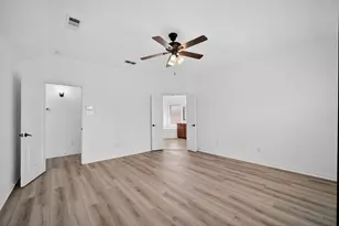 2360 Collin Dr, Grand Prairie, TX 75052 - Photo 19