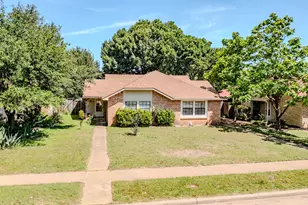 7105 Pineberry Rd, Dallas, TX 75249 - Photo 1