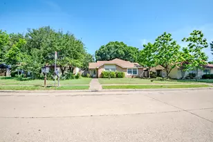 7105 Pineberry Rd, Dallas, TX 75249 - Photo 5