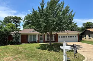 2108 Lejuan Ct, Arlington, TX 76010 - Photo 3