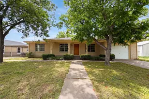 205 W Decatur St, Chico, TX 76431 - Photo 1