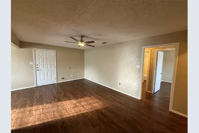 611 W Gilmer Street #B, Ennis, TX 75119 - Photo 5