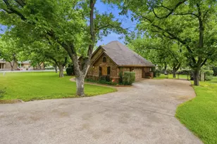 8753 S Monticello Cir, Granbury, TX 76049 - Photo 35