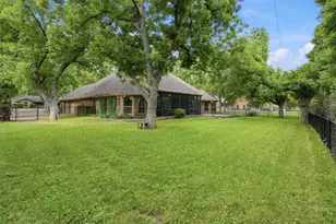 8753 S Monticello Cir, Granbury, TX 76049 - Photo 33