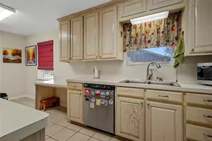 7440 Brentwood Cir, Woodway, TX 76712 - Photo 7