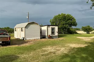 109 McKelvain St, Oglesby, TX 76561 - Photo 7
