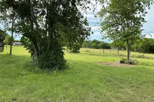 109 McKelvain St, Oglesby, TX 76561 - Photo 21