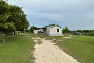 109 McKelvain St, Oglesby, TX 76561 - Photo 27