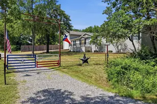 212 Sunset Rd, Pottsboro, TX 75076 - Photo 3