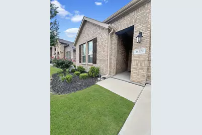 11229 Yellow Rose Way, Aubrey, TX 76227 - Photo 3