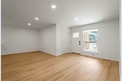 3025 Harvard Street N, Irving, TX 75062 - Photo 3