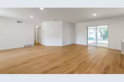 3025 Harvard Street N, Irving, TX 75062 - Photo 7