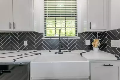 1001 SW 1st Avenue, Mineral Wells, TX 76067 - Photo 9