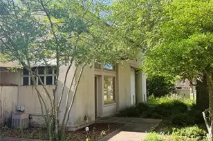265 SE 1st St, Paris, TX 75460 - Photo 1