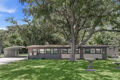 641 S Lamar Street, De Leon, TX 76444 - Photo 3