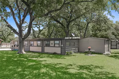 641 S Lamar Street, De Leon, TX 76444 - Photo 1
