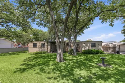 641 S Lamar Street, De Leon, TX 76444 - Photo 23