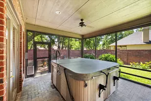 6100 Forest River Dr, Fort Worth, TX 76112 - Photo 31