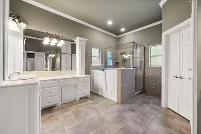 6100 Forest River Drive, Fort Worth, TX 76112 - Photo 25