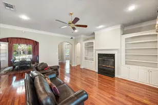 6100 Forest River Dr, Fort Worth, TX 76112 - Photo 9