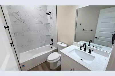 2615 Creekview Drive, Granbury, TX 76048 - Photo 5