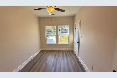 2615 Creekview Drive, Granbury, TX 76048 - Photo 7
