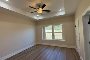 2615 Creekview Dr, Granbury, TX 76048 - Photo 9