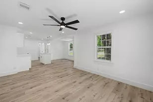 1000 Schieffer Ave, Fort Worth, TX 76110 - Photo 5