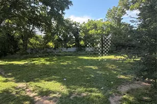 203 E Dallas St, Hutchins, TX 75141 - Photo 13