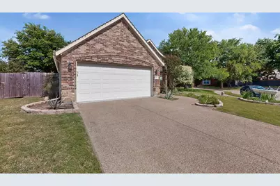 1901 Bentwood Court, Grapevine, TX 76051 - Photo 3