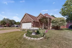1901 Bentwood Ct, Grapevine, TX 76051 - Photo 1