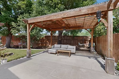 1901 Bentwood Court, Grapevine, TX 76051 - Photo 35