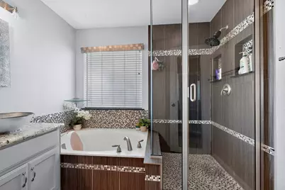 1901 Bentwood Court, Grapevine, TX 76051 - Photo 23