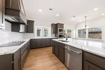 819 Beverly Drive, Grapevine, TX 76051 - Photo 7