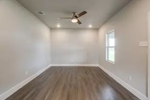 206 W 8th St, Venus, TX 76084 - Photo 9
