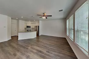 2431 Klamath Dr, Lewisville, TX 75056 - Photo 3