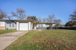 2009 Cloverdale St, Arlington, TX 76010 - Photo 3