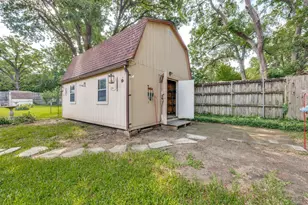 801 Brownstone St, Euless, TX 76039 - Photo 23