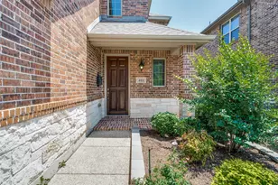 401 Palamedes St, Lewisville, TX 75056 - Photo 3