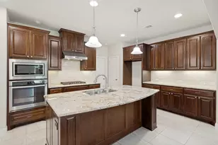 401 Palamedes St, Lewisville, TX 75056 - Photo 9