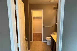 805 Underhill Dr, Arlington, TX 76002 - Photo 3